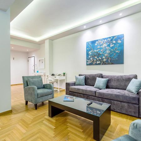 Urban Luxury On A Quiet Street In The Center Of Athens Apartment ภายนอก รูปภาพ