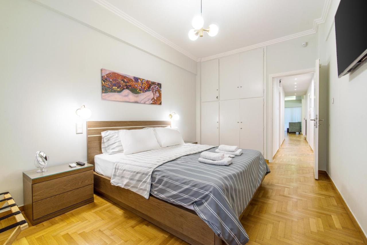 Urban Luxury On A Quiet Street In The Center Of Athens Apartment ภายนอก รูปภาพ