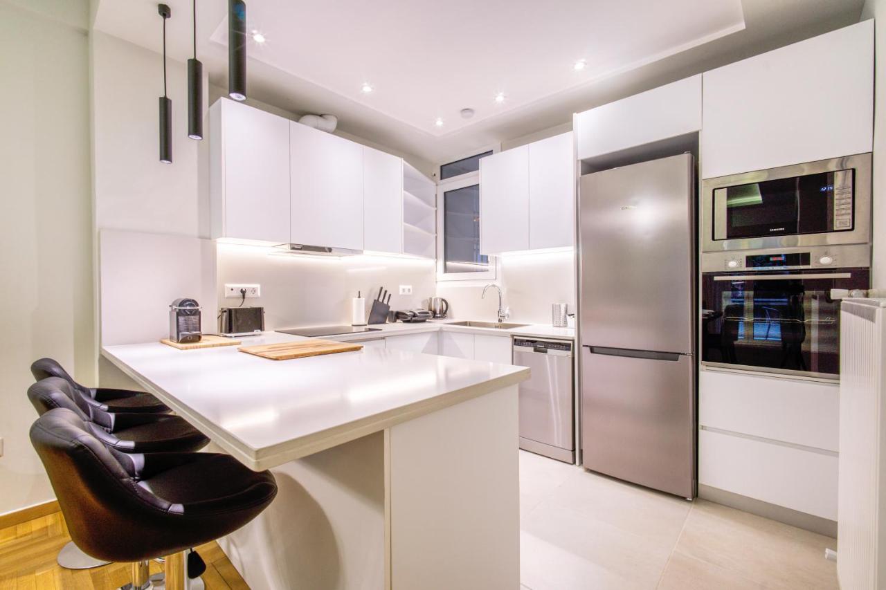 Urban Luxury On A Quiet Street In The Center Of Athens Apartment ภายนอก รูปภาพ