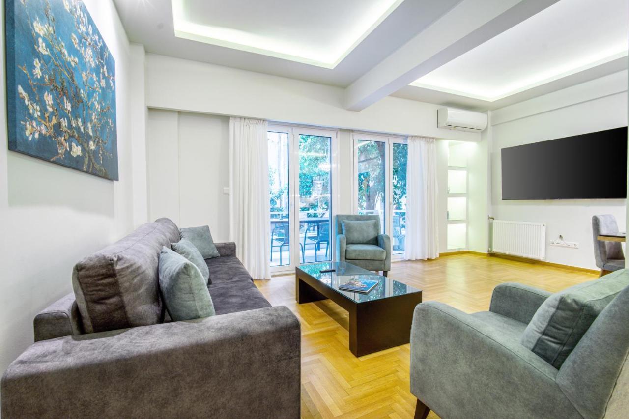 Urban Luxury On A Quiet Street In The Center Of Athens Apartment ภายนอก รูปภาพ