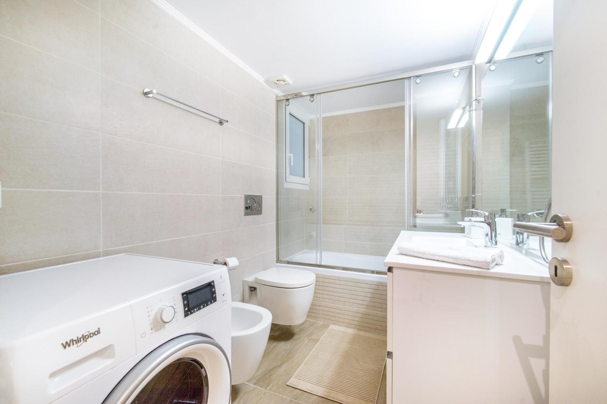 Urban Luxury On A Quiet Street In The Center Of Athens Apartment ภายนอก รูปภาพ